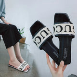 Design Womens Rhinestone Alphabet Summer Flat Slippers 2024 Outdoor Fashion Ladies Slippers Casual Party Beach Flip
