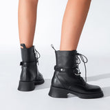 2021 Brand Neww Female Motorcycle Boots Round Toe Lace-Up Solid Chunky Heel Platform Boots Chain Hot Sale Women