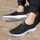 New Summer Men's Shoes Outdoor Casual Sneakers Lightweight Breathable Mens Loafers Slip-on New Men Shoes Zapatos
