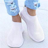 Women's sports shoes Mesh casual vulcanized shoes Soft soled large flat shoes Women's fashionable and comfortable socks