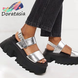2021 New Arrivals Women Brand Luxury Platform Chunky Shoes Summer Buckle Strap Sandals Women Summer