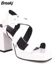 New Fashion 2023 Chunky High Heels Sandals Summer Ankle Buckle Riveted Design Ladies Sandals Comfy Walking Simply
