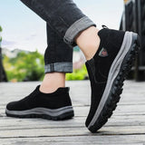 Men's Slip-on Shoes Breathable Casual Sports Shoes Outdoor Hiking Shoes Walking Shoes for Men Hand Stitching Mesh
