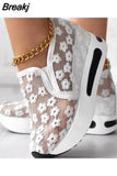 Dropship Platform Wedges Woman Shoes 2023 New Sporty Sneakers Floral Embroidered Slip On Wedge Sneakers Comfy