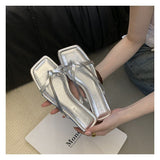 Toe Flip-Flops For Women Wear The New Simple Temperament Korean Version Of The Square Beach Cool Slippers In The Summer Of