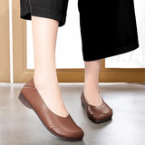 Women Soft Leather Shoes Round Toe Shallow Comfortable Flats Female Retro Mother Shoes Travel Single Casual